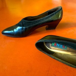 VANELI Women’s Black Leather and Suede Vintage Style Heel 10 Narrow